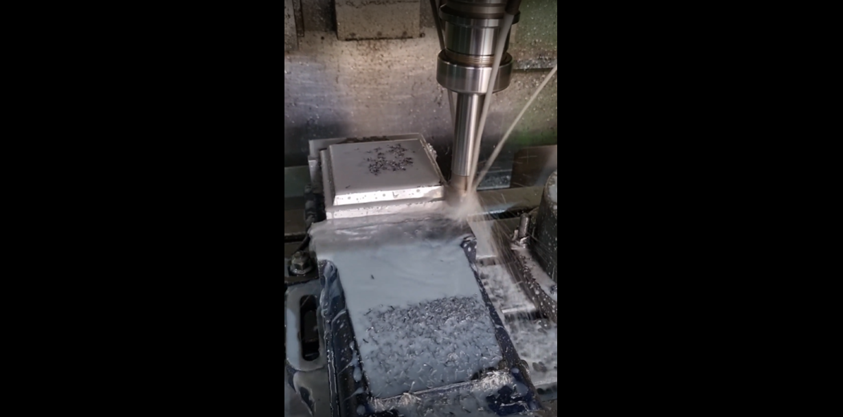 ساخت و طراحی انواع قطعات صنعتی با فرز CNC